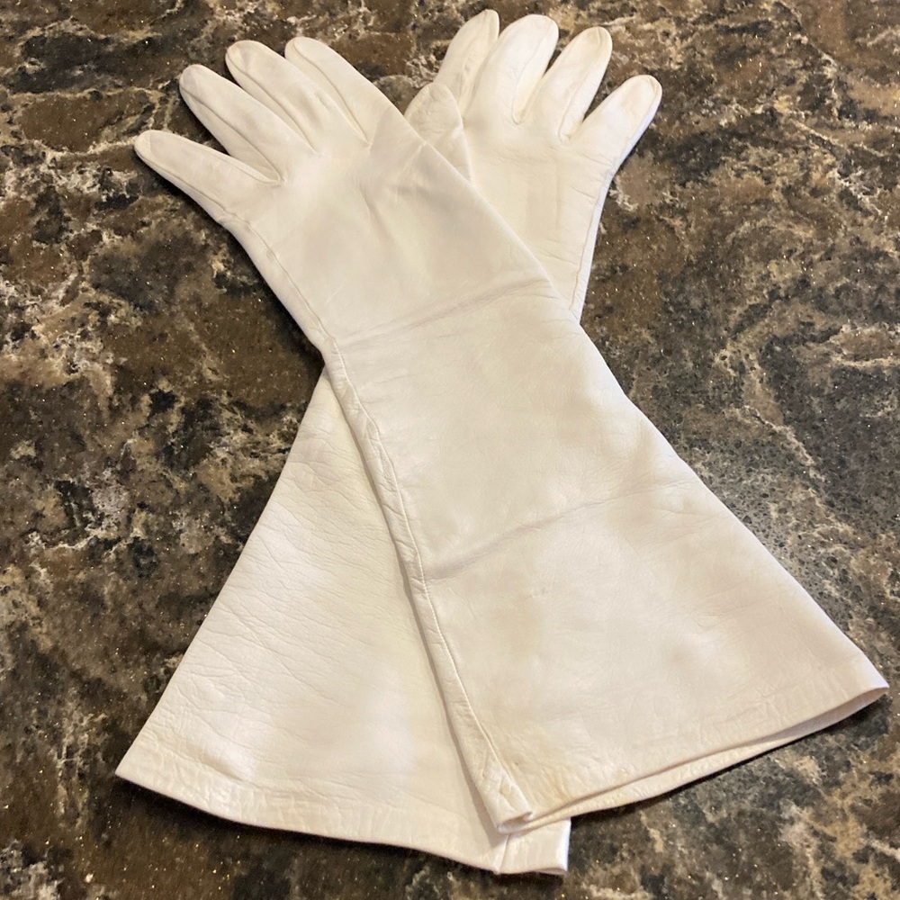 Vintage Leather Off White Gloves
